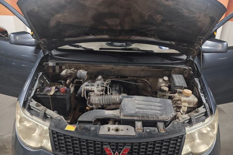 Used Wuling Hongguang 2010 1.4L Standard Version Engine Bay