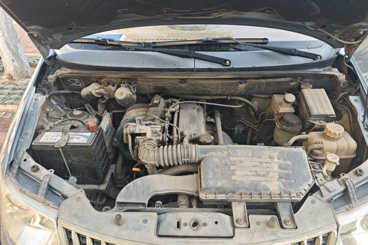 Used Wuling Hongguang 2010 1.2L Standard Version China IV Engine Bay