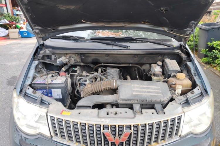 Used Wuling Hongguang 2010 1.4L Luxury Model Engine Bay