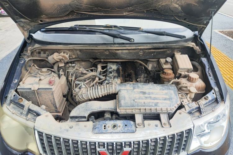 Used Wuling Hongguang 2010 1.4L Comfort Version Engine Bay
