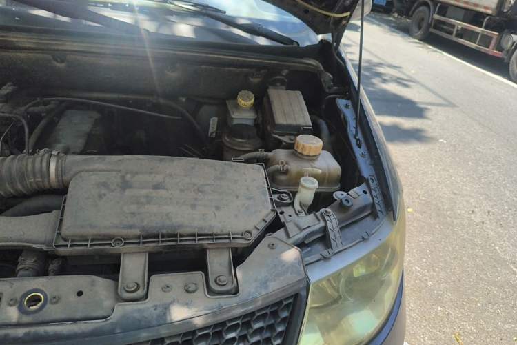 Used Wuling Hongguang 2010 1.2L Base Version China IV Standard Engine Bay Left