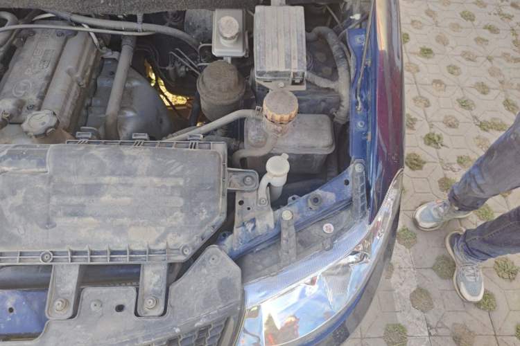Used Wuling Hongguang 2010 1.2L Base Version China IV Standard Engine Bay Left