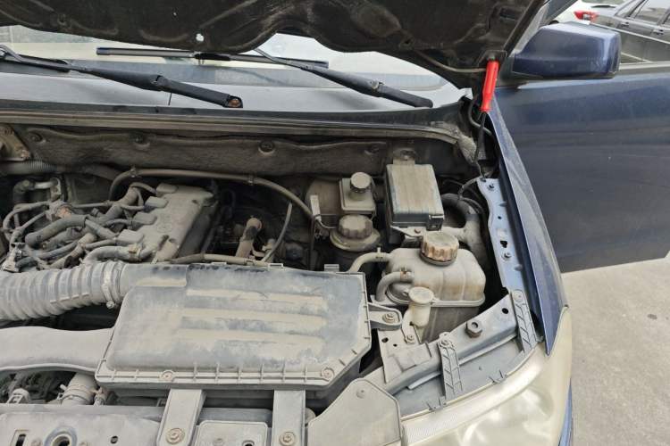 Used Wuling Hongguang 2010 1.4L Comfort Version Engine Bay Left