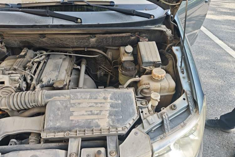 Used Wuling Hongguang 2010 1.2L Standard Version China IV Engine Bay Left