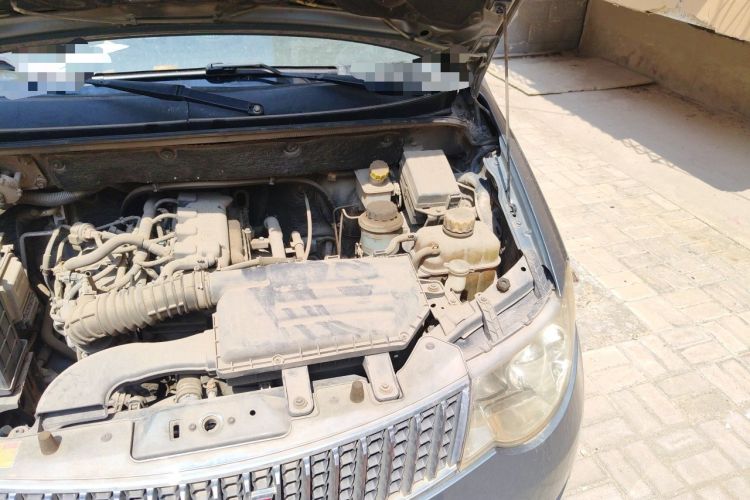 Used Wuling Hongguang 2010 1.4L Luxury Model Engine Bay Left
