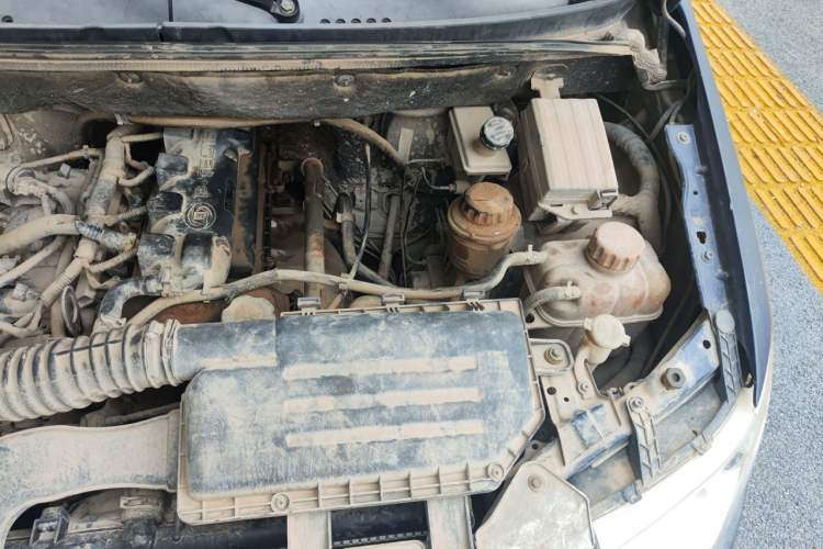 Used Wuling Hongguang 2010 1.4L Comfort Version Engine Bay Left