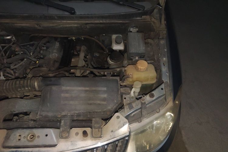 Used Wuling Hongguang 2010 1.4L Luxury Model Engine Bay Left