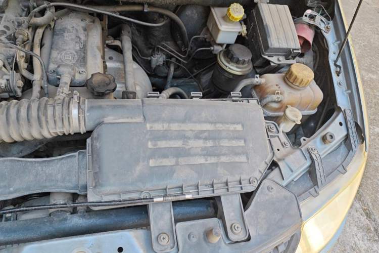 Used Wuling Hongguang 2010 1.2L Standard Version China IV Engine Bay Left