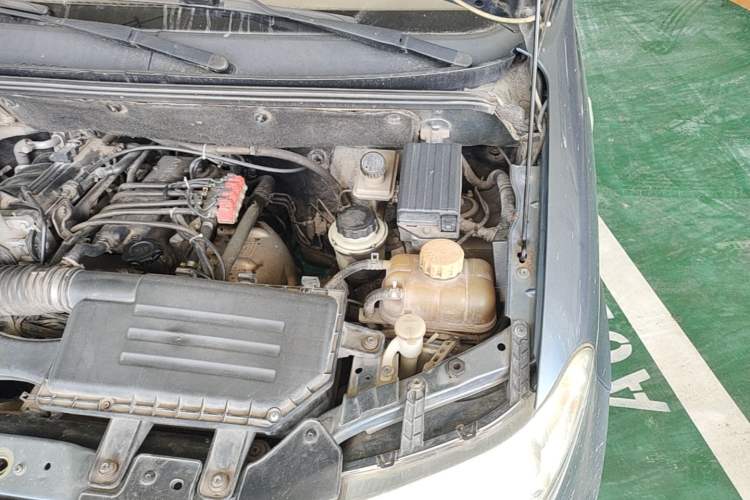 Used Wuling Hongguang 2010 1.2L Standard Version China IV Engine Bay Left