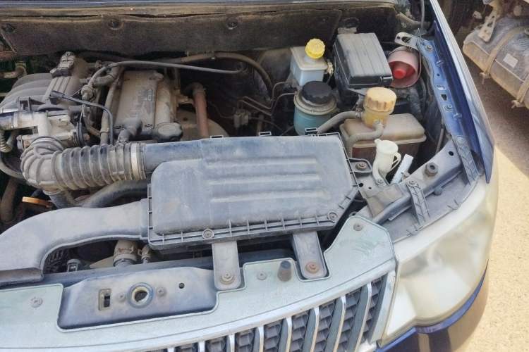 Used Wuling Hongguang 2010 1.2L Standard Version China IV Engine Bay Left