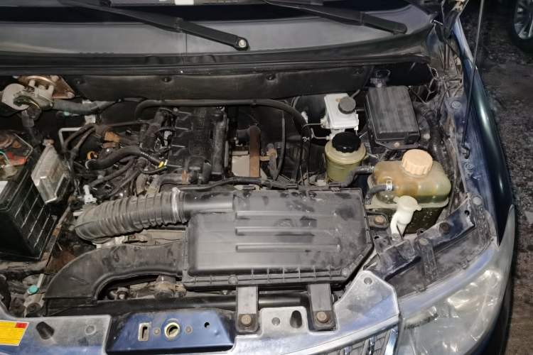 Used Wuling Hongguang 2010 1.4L Comfort Version Engine Bay Left