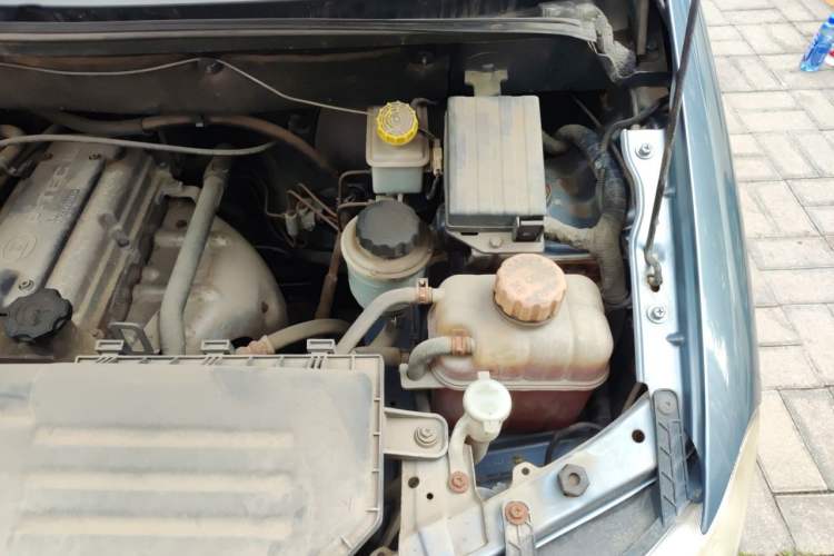 Used Wuling Hongguang 2010 1.2L Standard Version China IV Engine Bay Left