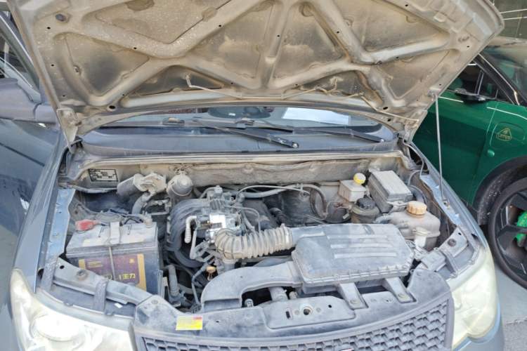 Used Wuling Hongguang 2010 1.2L Base Version China IV Standard Engine Bay