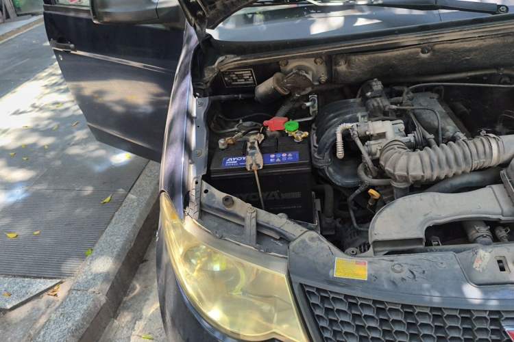 Used Wuling Hongguang 2010 1.2L Base Version China IV Standard Engine Bay Right