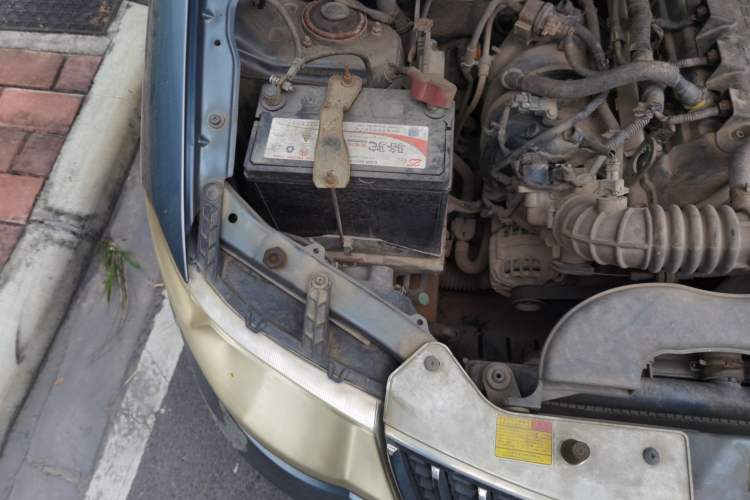 Used Wuling Hongguang 2010 1.4L Comfort Version Engine Bay Right