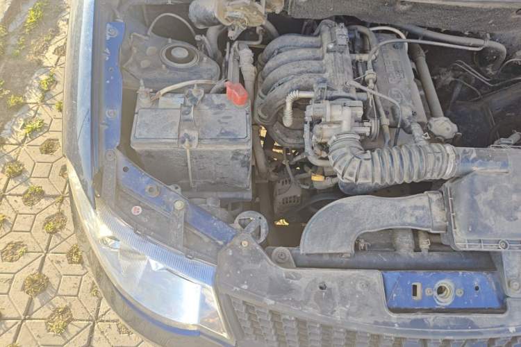 Used Wuling Hongguang 2010 1.2L Base Version China IV Standard Engine Bay Right