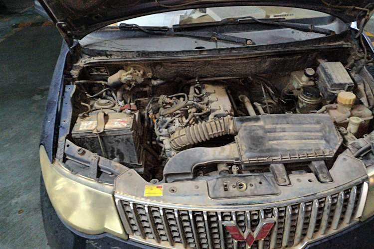 Used Wuling Hongguang 2010 1.4L Standard Version Engine Bay Right