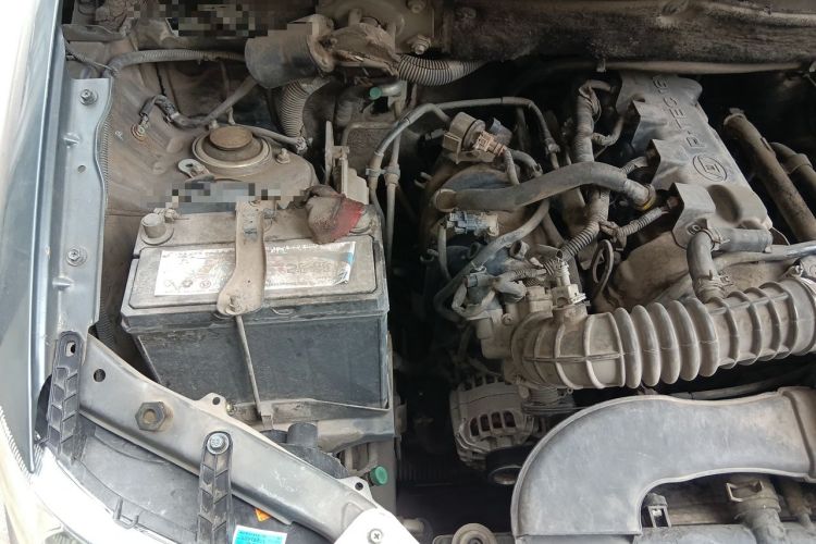 Used Wuling Hongguang 2010 1.4L Standard Version Engine Bay Right