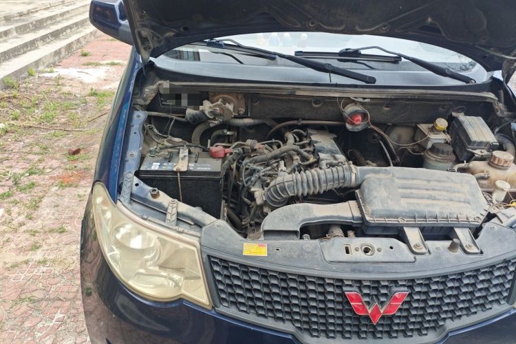 Used Wuling Hongguang 2010 1.4L Standard Version Engine Bay Right