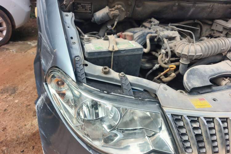 Used Wuling Hongguang 2010 1.2L Comfort Edition China IV Engine Bay Right