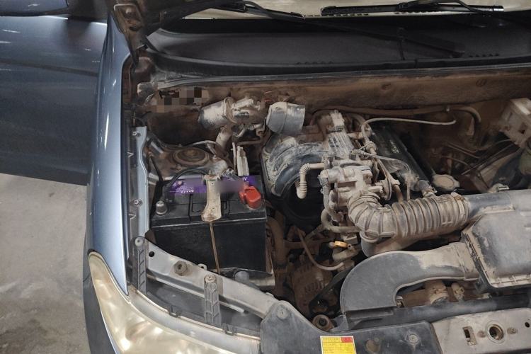 Used Wuling Hongguang 2010 1.4L Standard Version Engine Bay Right