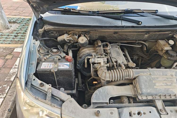 Used Wuling Hongguang 2010 1.2L Standard Version China IV Engine Bay Right
