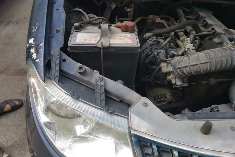 Used Wuling Hongguang 2010 1.4L Luxury Model Engine Bay Right