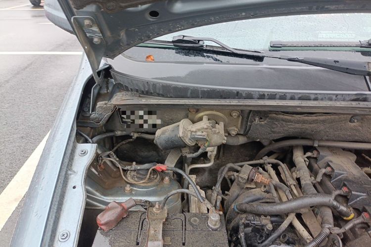 Used Wuling Hongguang 2010 1.4L Luxury Model Engine Bay Right