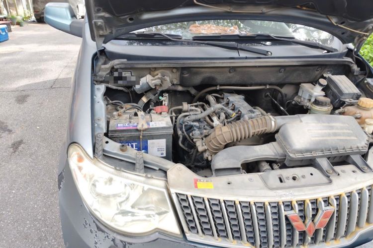 Used Wuling Hongguang 2010 1.4L Luxury Model Engine Bay Right
