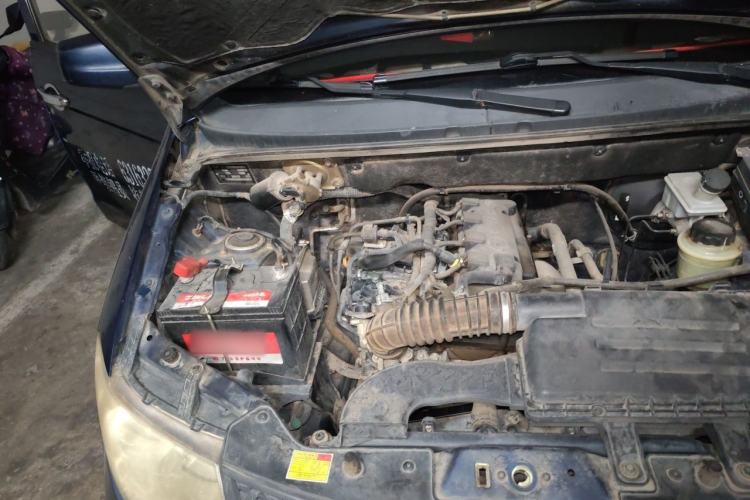 Used Wuling Hongguang 2010 1.4L Standard Version Engine Bay Right