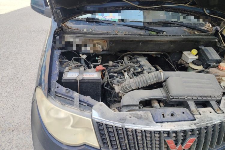 Used Wuling Hongguang 2010 1.4L Luxury Model Engine Bay Right