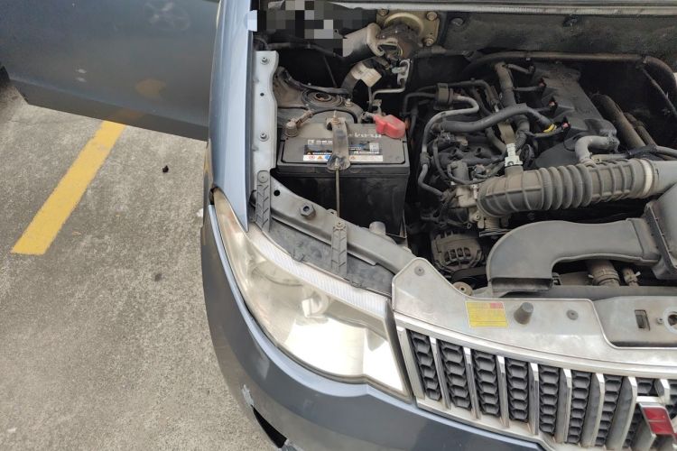 Used Wuling Hongguang 2010 1.4L Comfort Version Engine Bay Right