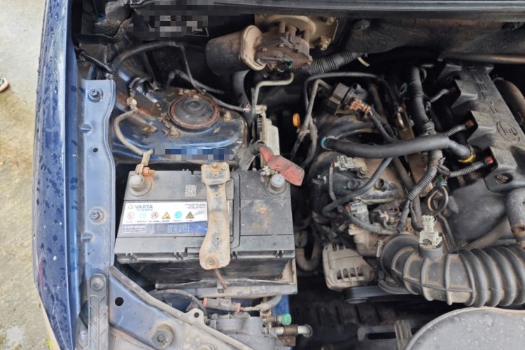 Used Wuling Hongguang 2010 1.4L Comfort Version Engine Bay Right