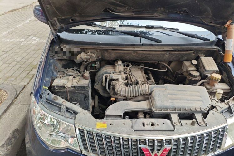 Used Wuling Hongguang 2010 1.2L Comfort Edition China IV Engine Bay Right