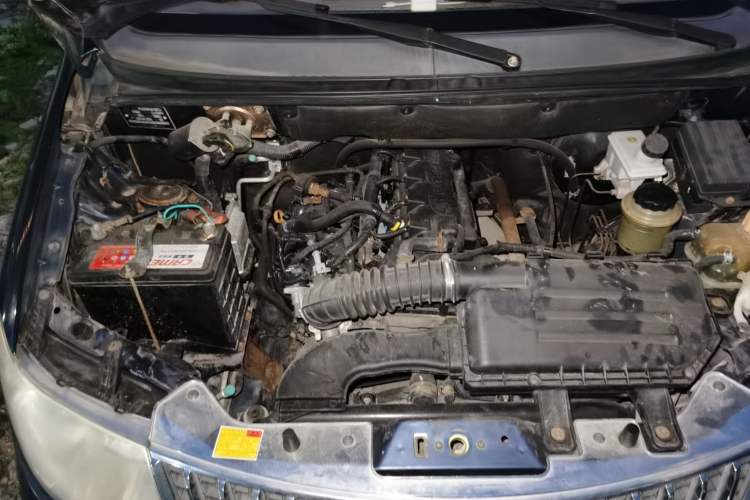 Used Wuling Hongguang 2010 1.4L Comfort Version Engine Bay Right
