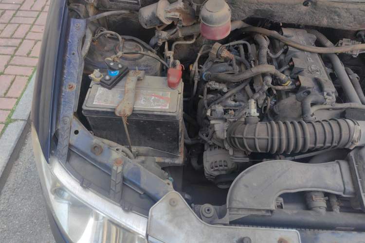 Used Wuling Hongguang 2010 1.4L Standard Version Engine Bay Right
