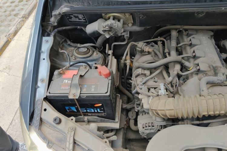 Used Wuling Hongguang 2010 1.4L Standard Version Engine Bay Right