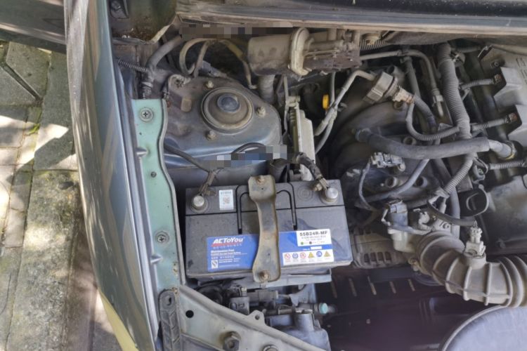 Used Wuling Hongguang 2010 1.4L Luxury Model Engine Bay Right