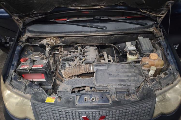 Used Wuling Hongguang 2010 1.4L Standard Version Engine Bay