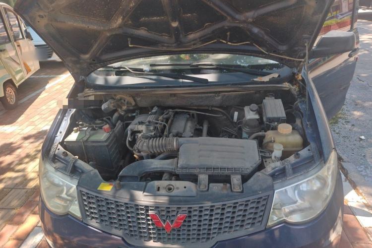 Used Wuling Hongguang 2010 1.2L Base Version China IV Standard Engine Bay