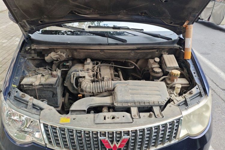 Used Wuling Hongguang 2010 1.2L Comfort Edition China IV Engine Bay