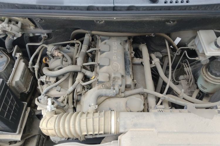 Used Wuling Hongguang 2010 1.4L Standard Version Engine Bay