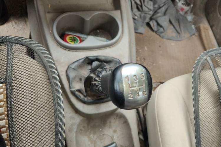 Used Wuling Hongguang 2010 1.2L Standard Version China IV Gear Lever