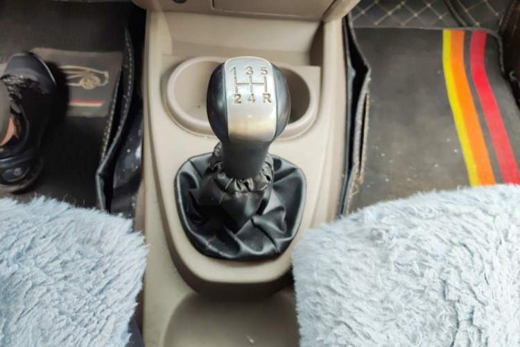 Used Wuling Hongguang 2010 1.2L Standard Version China IV Gear Lever