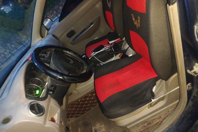 Used Wuling Hongguang 2010 1.2L Standard Version China IV Left Front Seat