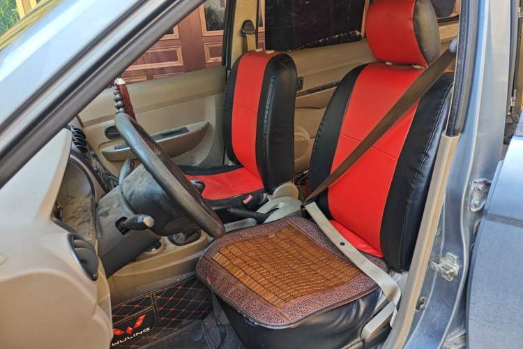 Used Wuling Hongguang 2010 1.2L Standard Version China IV Left Front Seat