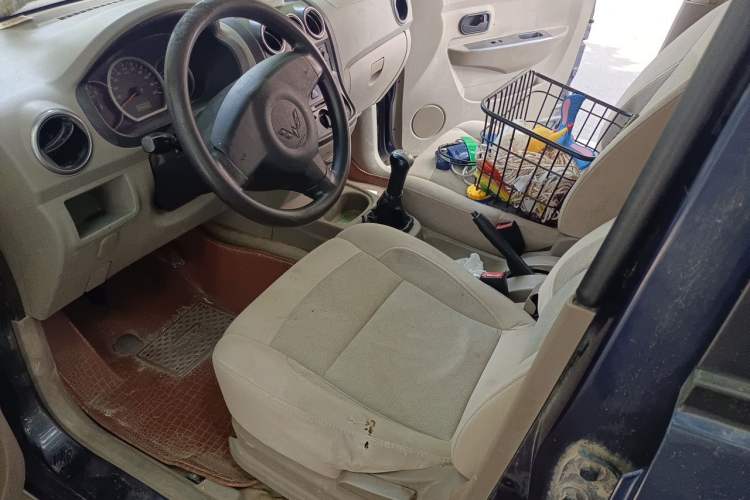 Used Wuling Hongguang 2010 1.2L Comfort Edition China IV Left Front Seat