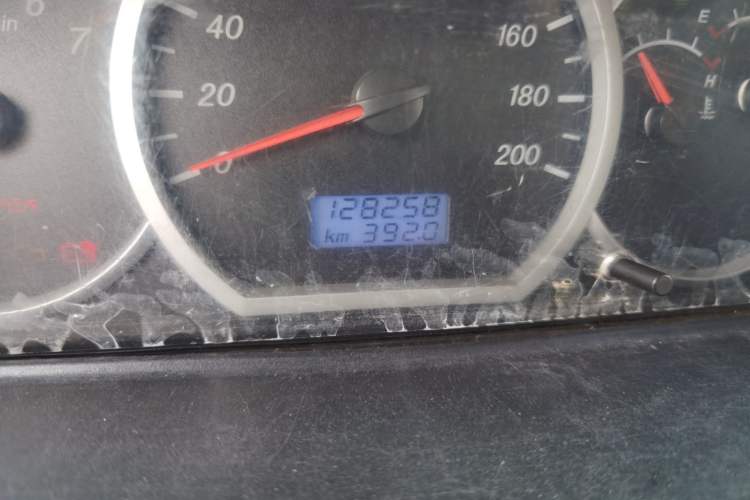 Used Wuling Hongguang 2010 1.4L Comfort Version Odometer Close Up