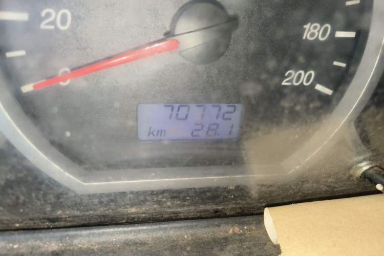 Used Wuling Hongguang 2010 1.4L Comfort Version Odometer Close Up