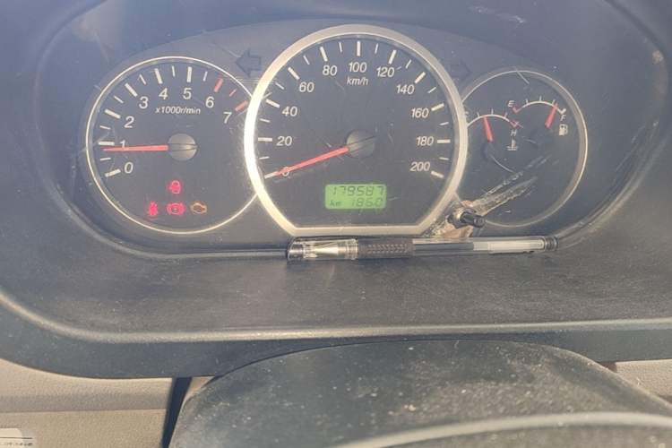 Used Wuling Hongguang 2010 1.2L Standard Version China IV Odometer Close Up